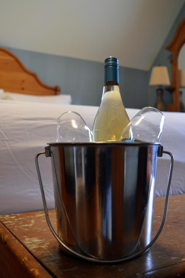 Magnetic Hill Winery Hotel Moncton Bagian luar foto