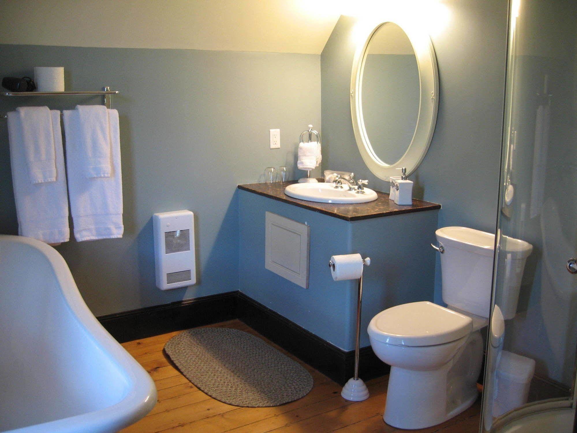 Magnetic Hill Winery Hotel Moncton Bagian luar foto